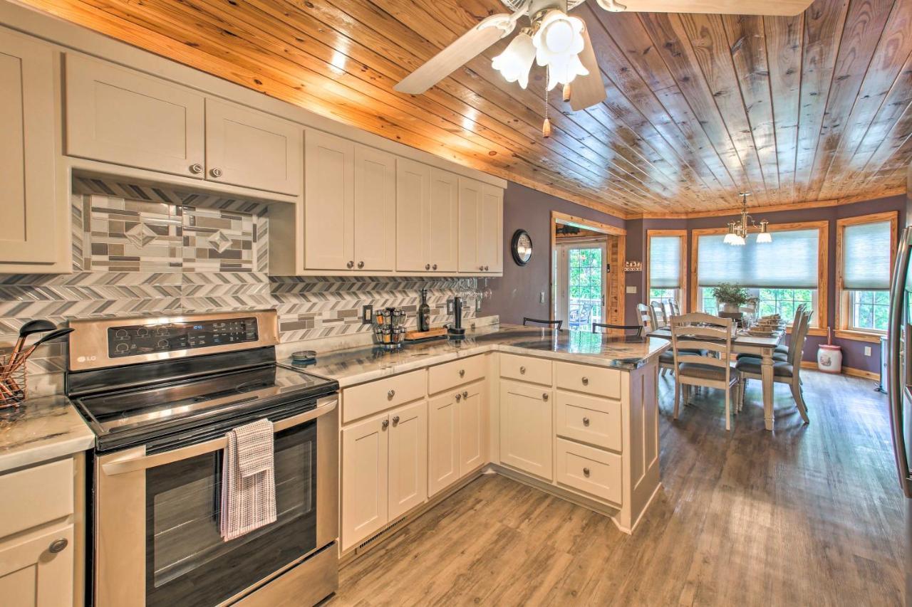 Lakeside Hot Springs Retreat With Kayaks And Boat Dock Hot Springs Village Extérieur photo